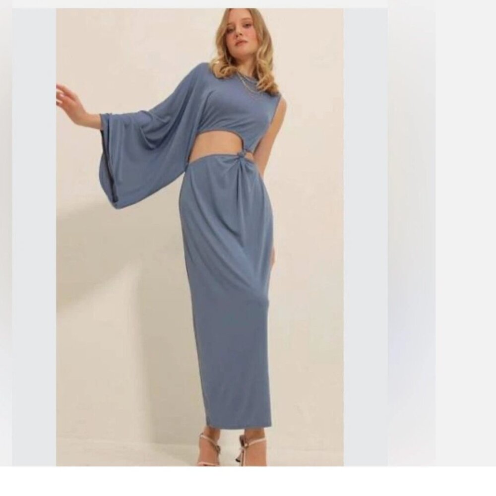 NWT ZARA Bloggers Fav One Long Sleeve Maxi Dress Blue Size Small Cutout Knotted